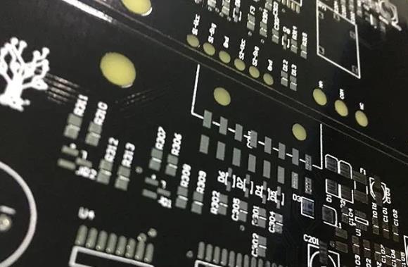 絲印位號設(shè)計錯誤會影響PCBA貼片加工嗎？